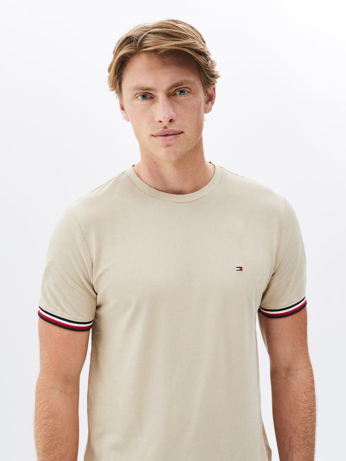 07A2BC58-7D57-3F58-8365-CDB0571756C2