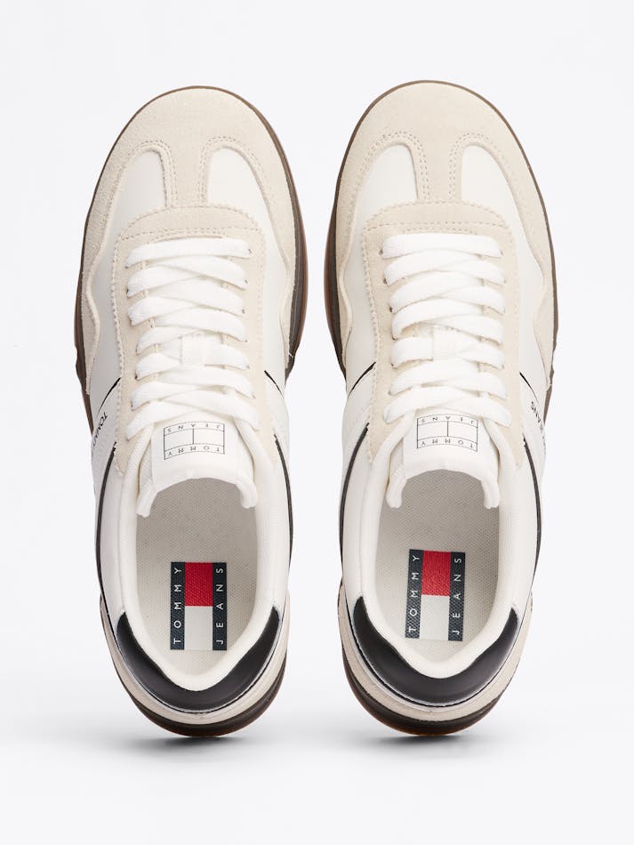 090C7853-1A33-6FAF-BBA3-927E8BB84DCE