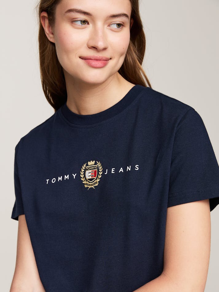 0AC3C2EA-5951-8AD9-4C7E-8E63E1F29050