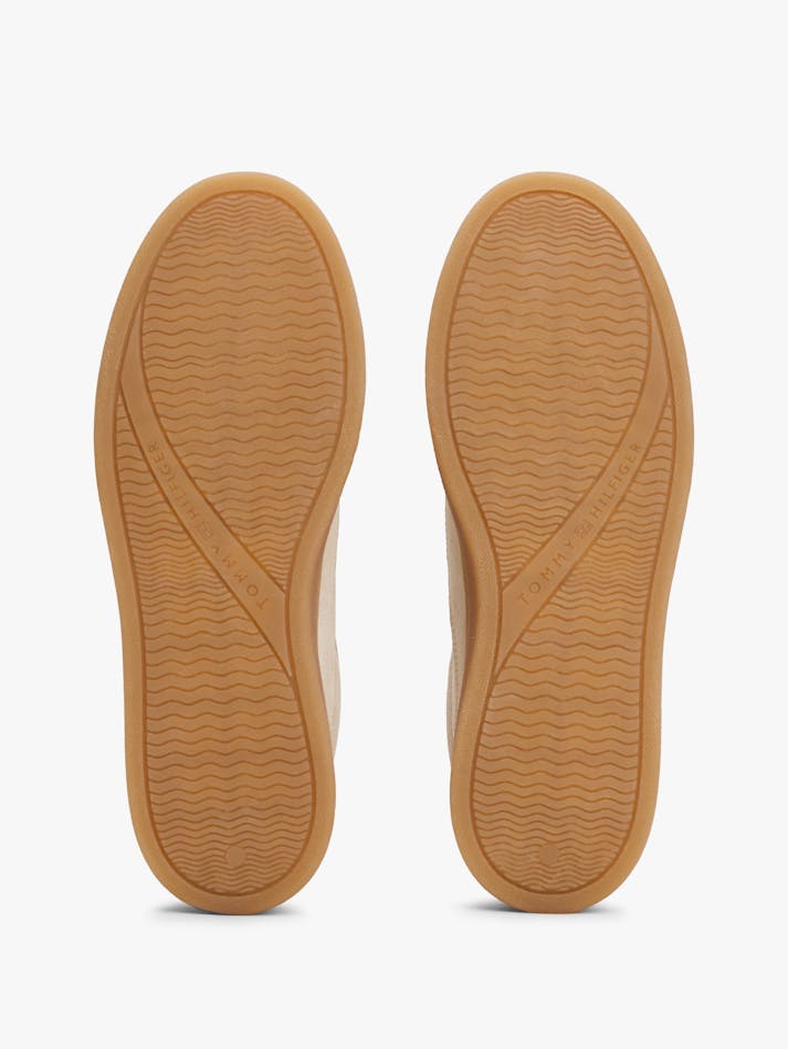 0D0AE97B-CF87-78DE-41AB-9A2D8883307D