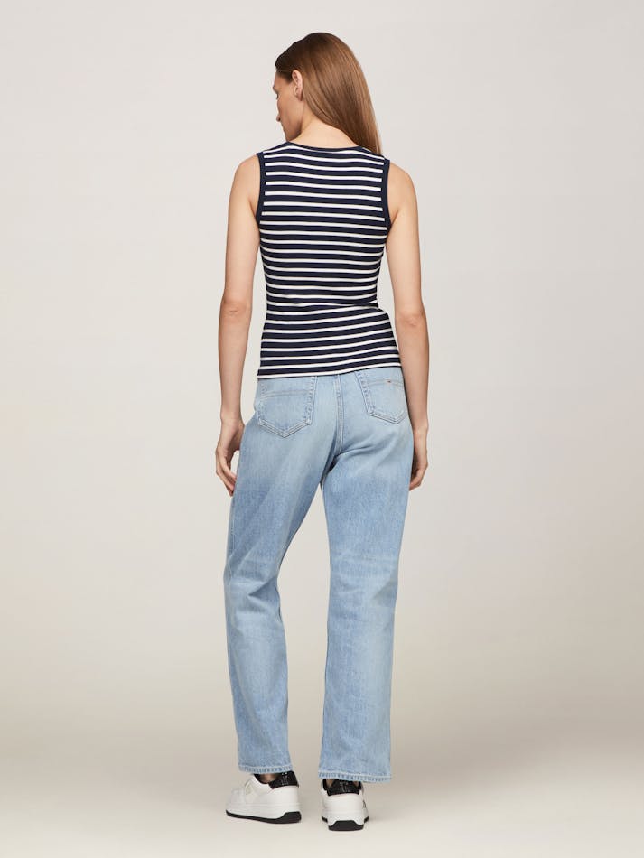 0F2683EC-4BCB-37B4-4B1E-449846488579