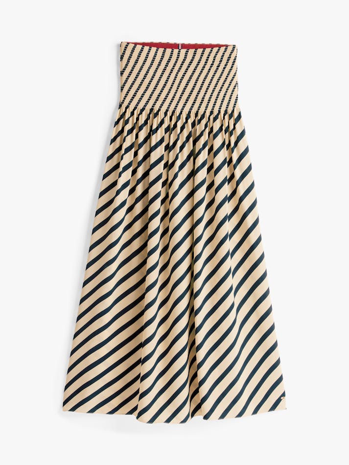 10D32100-F21A-576C-15A9-E9619FA44641