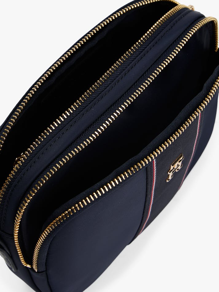 152F0C43-4183-3904-D0FC-06DEBB31BD3E