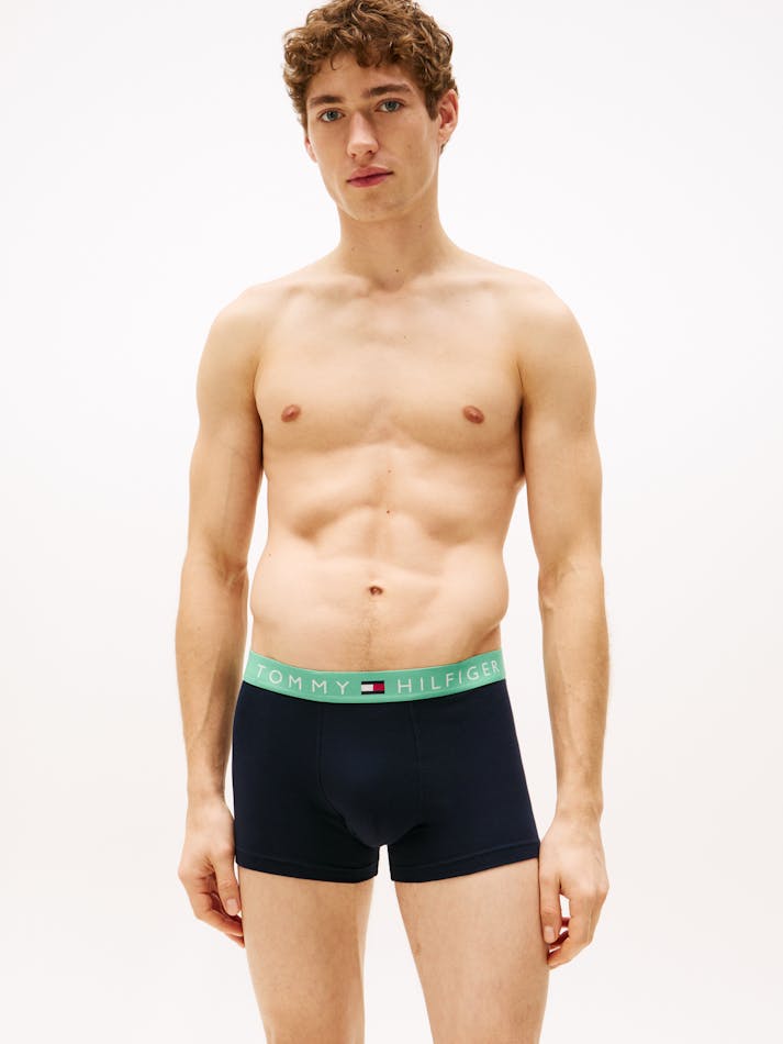 18906183-30E5-D9C1-84FA-F11B0137431A