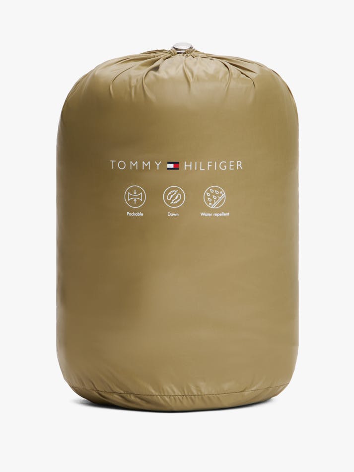 1BAF8669-E737-846E-865D-57862A762507