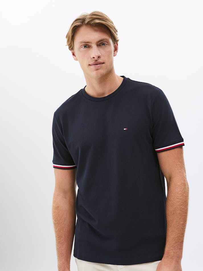 1CEA35D3-A0F8-6F16-3FF4-2C1EB70FDEF5