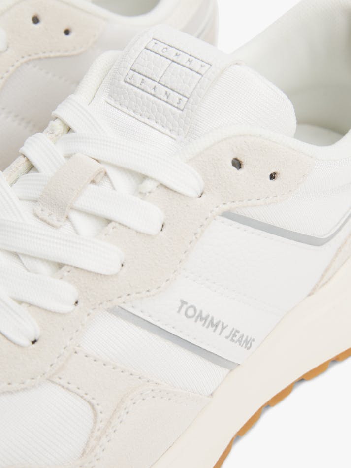 1EA77BEA-D21F-DE10-35AE-038976252970