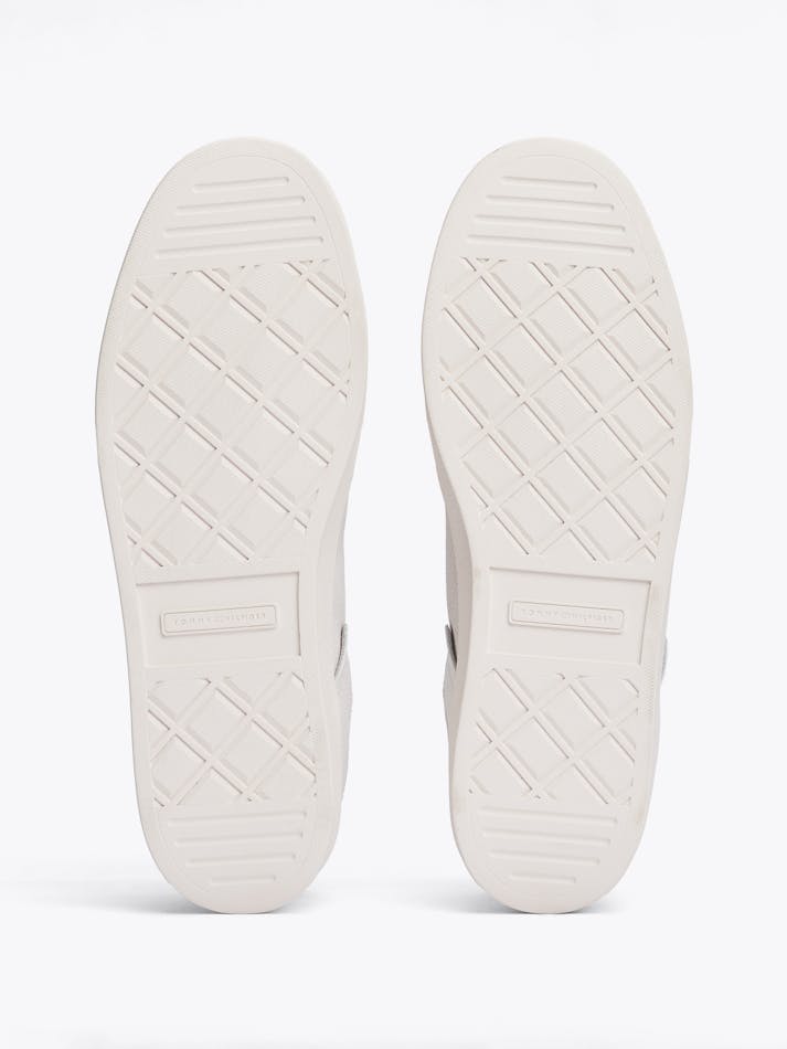 2A7CA4F9-4055-4AA8-B523-8D2B0641C1AF