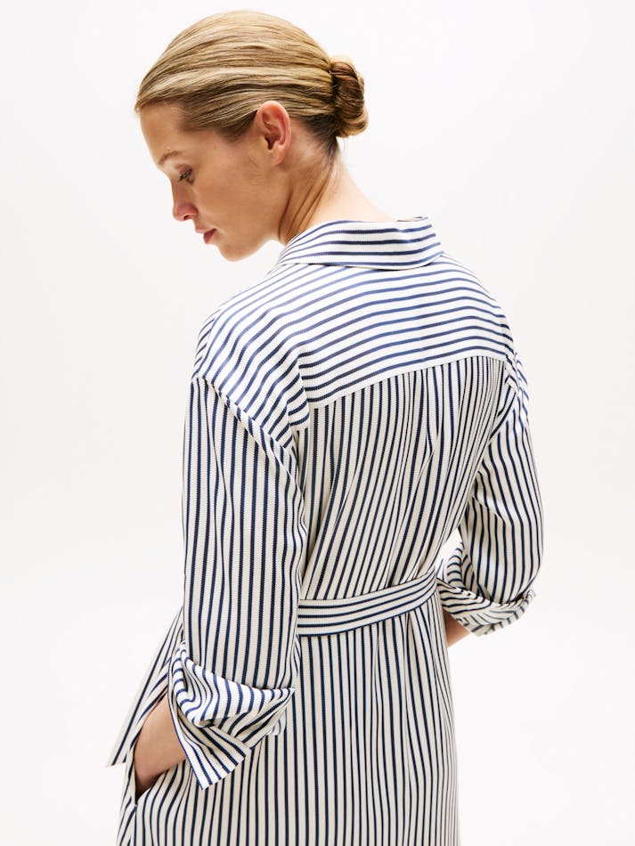 35280E76-32AC-1C6E-435E-04AA049C4DEB