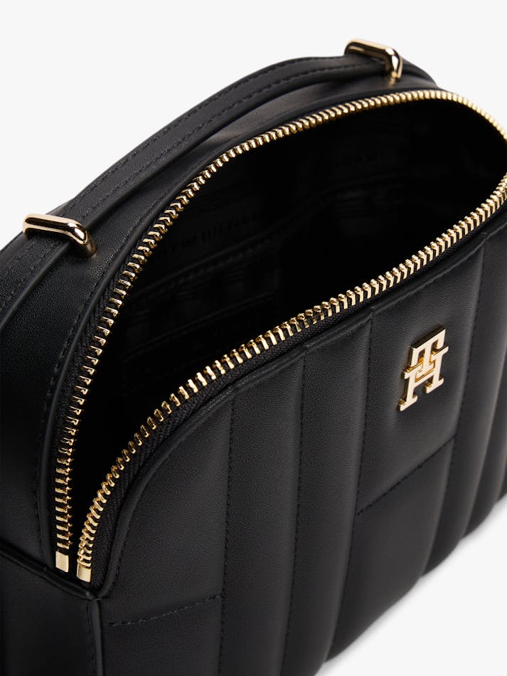 3AE0E011-010B-3A0E-72CE-35AB032F5720