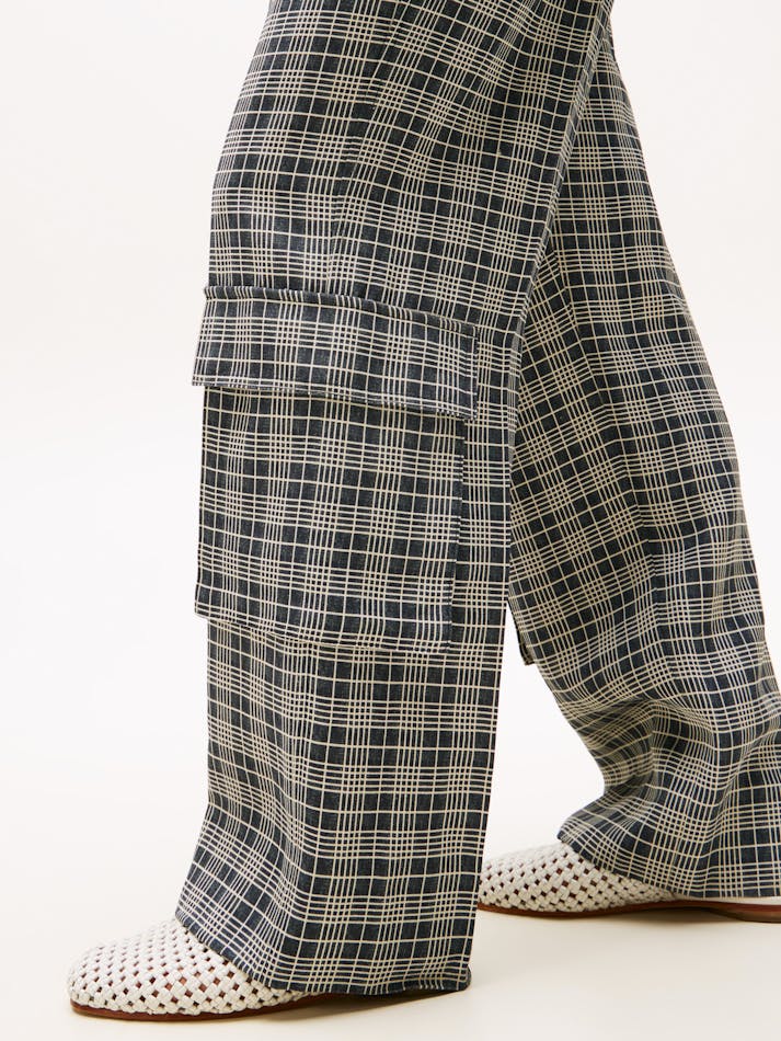 4FD450C8-E870-CD17-8548-00EEB2B0367A