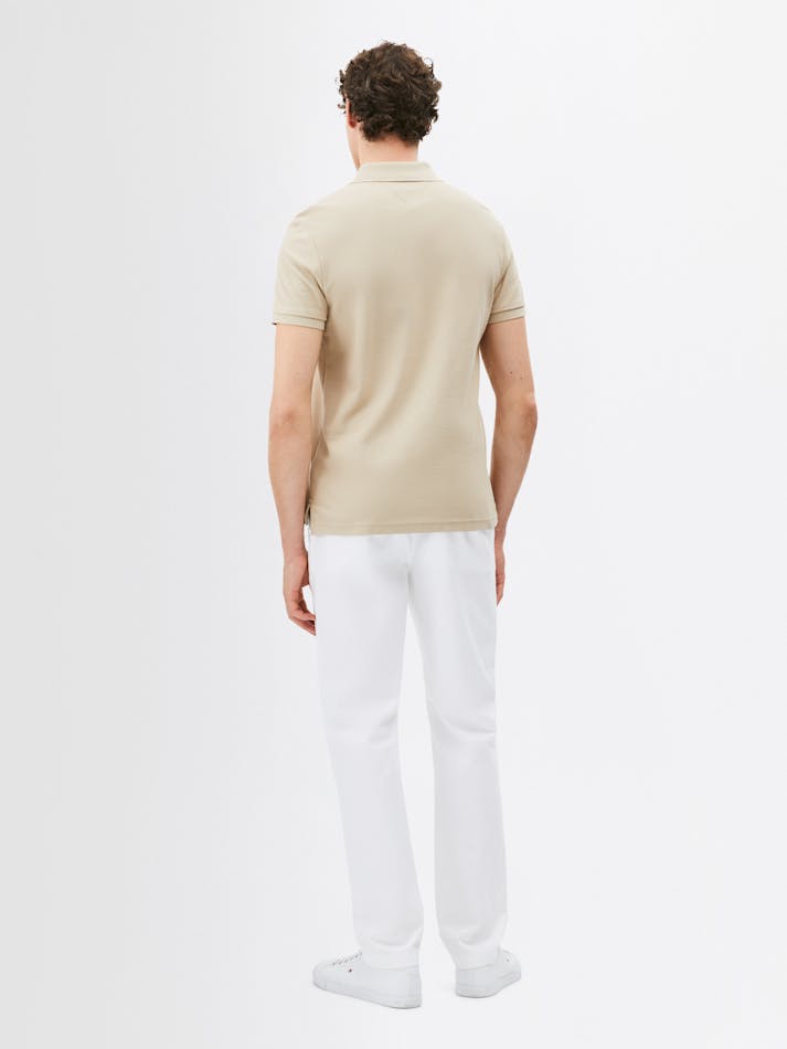 5E43D124-E1BC-8755-3435-36333B88281A