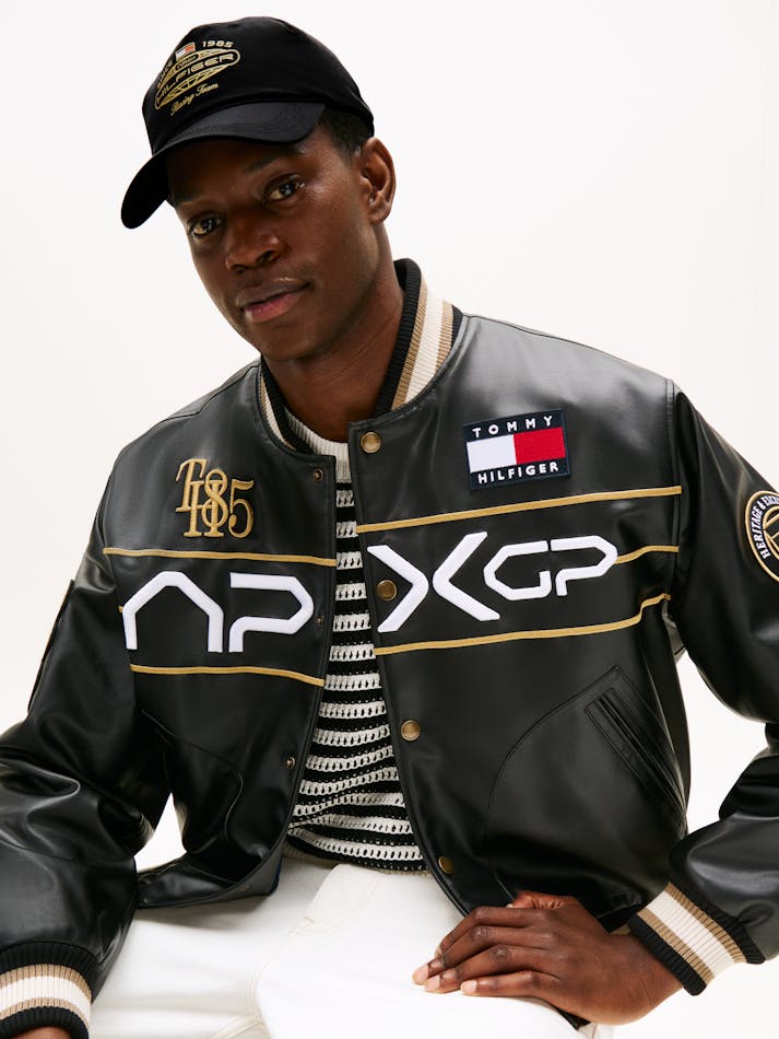 68823277-DA81-E936-4FB4-4638DE25FFCE