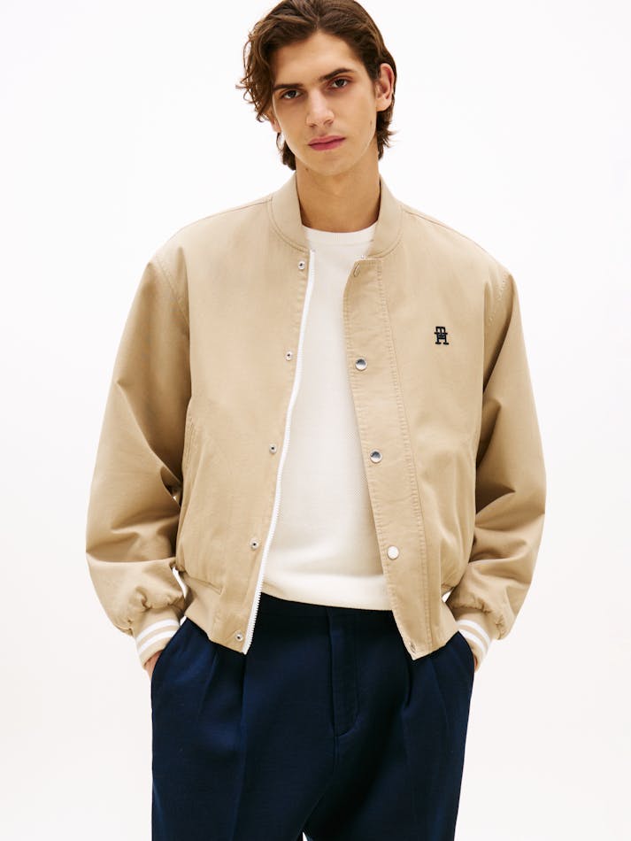 6A7B33C8-DB2B-B8E1-9177-0F8F061F56E9