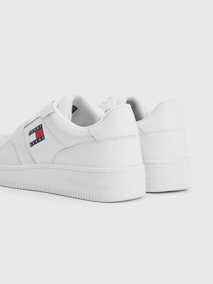 6C87669F-F884-3969-95A8-BB281A4B5FB1