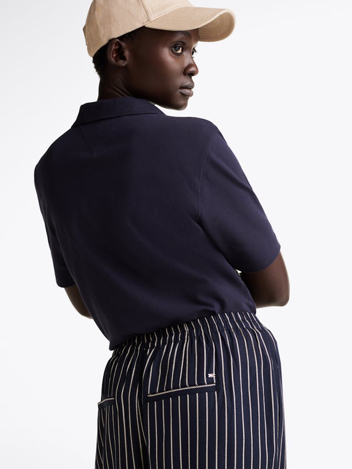 7007706A-275F-8813-041C-235F1CAF45E9