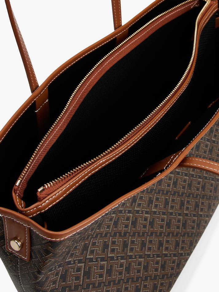 7B8EB896-2800-D639-7684-8F6A3E3DB191