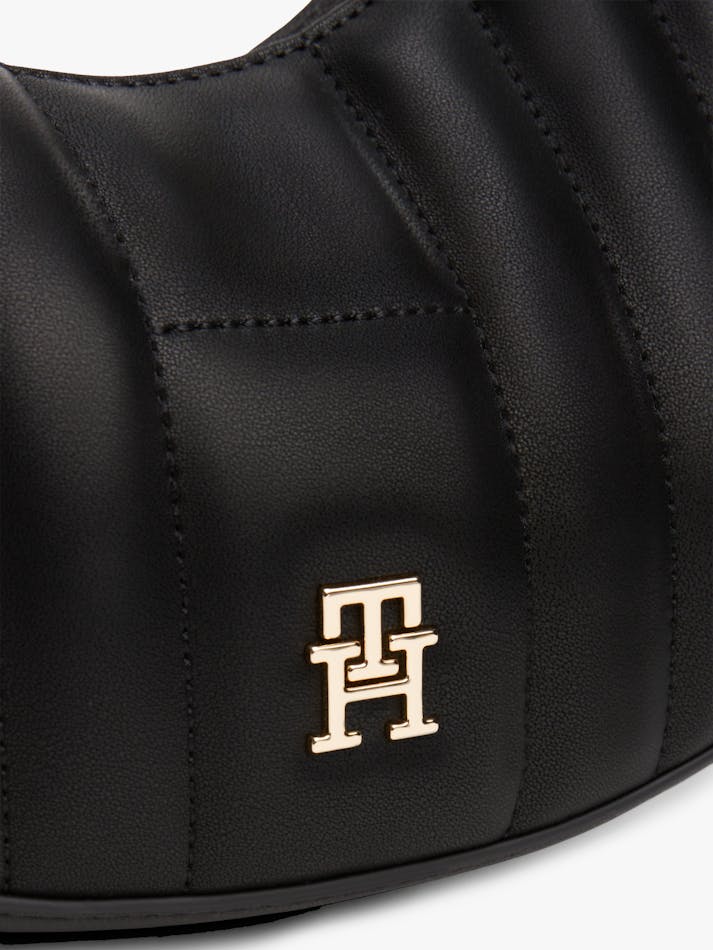 81A0638F-DBE7-04EB-F2E1-C22E827E7BBB