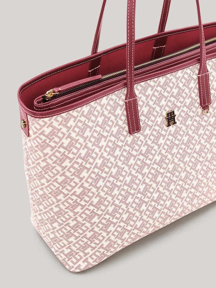 823906B4-CEF4-DD61-F6DD-96CC200EBC1D