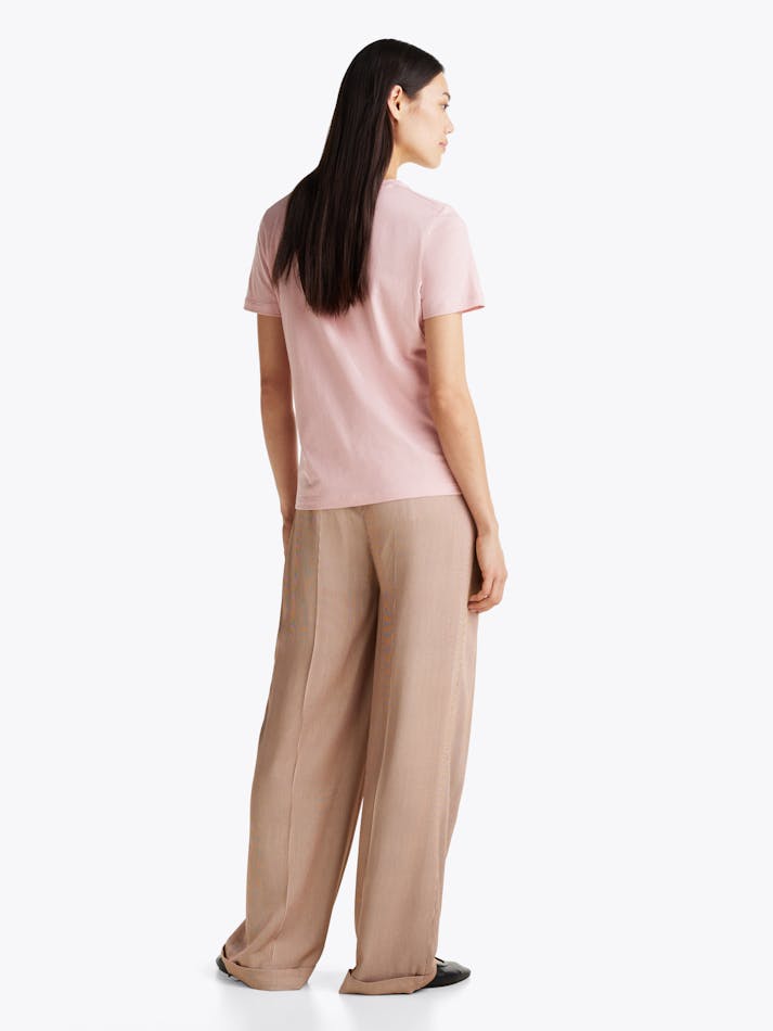 8570933E-BA44-CBF1-4938-50CD42624F2E