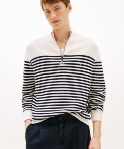 TEXTURED QUARTER-ZIP JUMPER