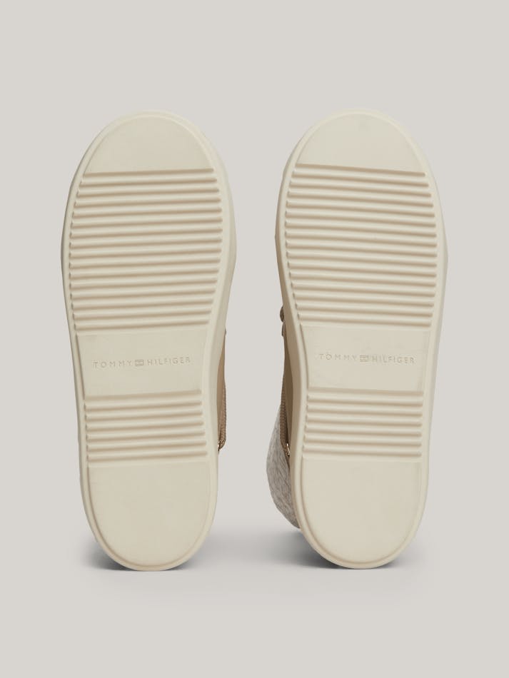 94C7F63F-3DCC-A538-2172-620D0E3230AA