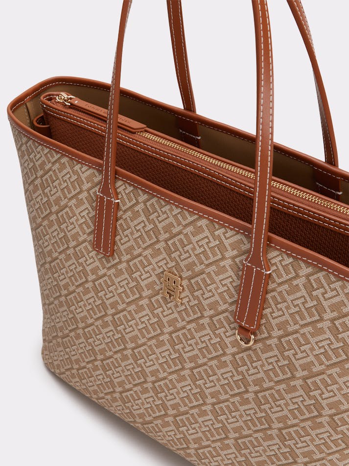 9644C24C-06E7-1F40-2CC6-DEC7797CBE4D