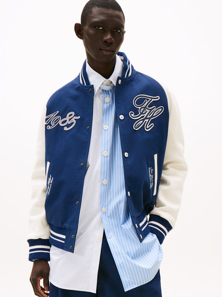 9C681EA2-0ED1-3626-BE6E-9DAD1CFD145D