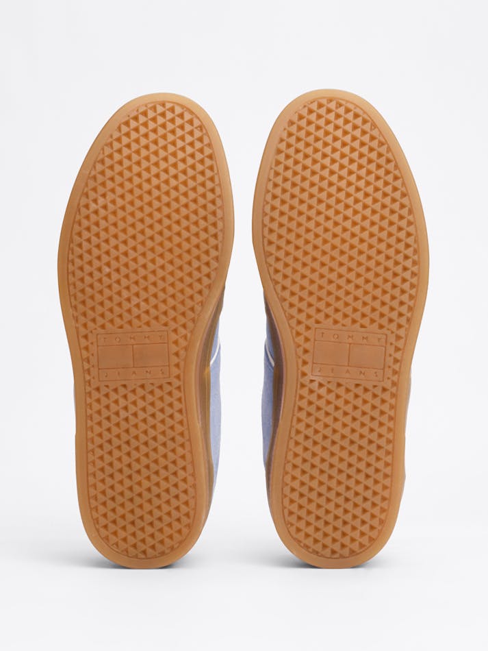 A0DCD1C8-2C55-B8F2-AA44-7FDD36ED568E