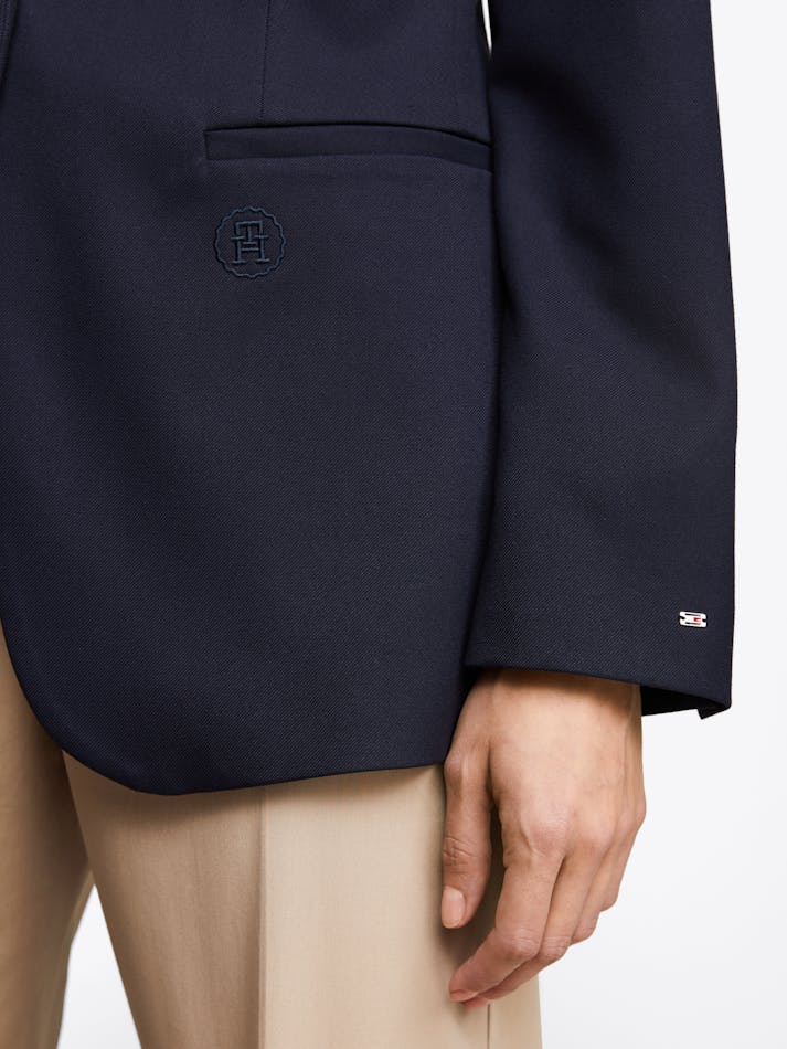 A1EF53F3-B124-4BD5-997A-71B038823796