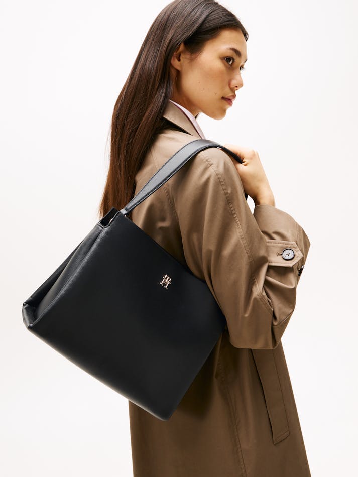 AB61958F-8C38-7A3F-C757-C1AA12EF9D78