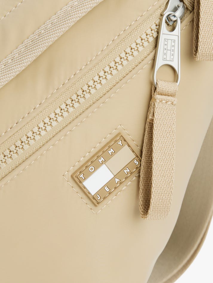 AD0D9EE2-6D72-95DE-3899-7C14C4734E2A