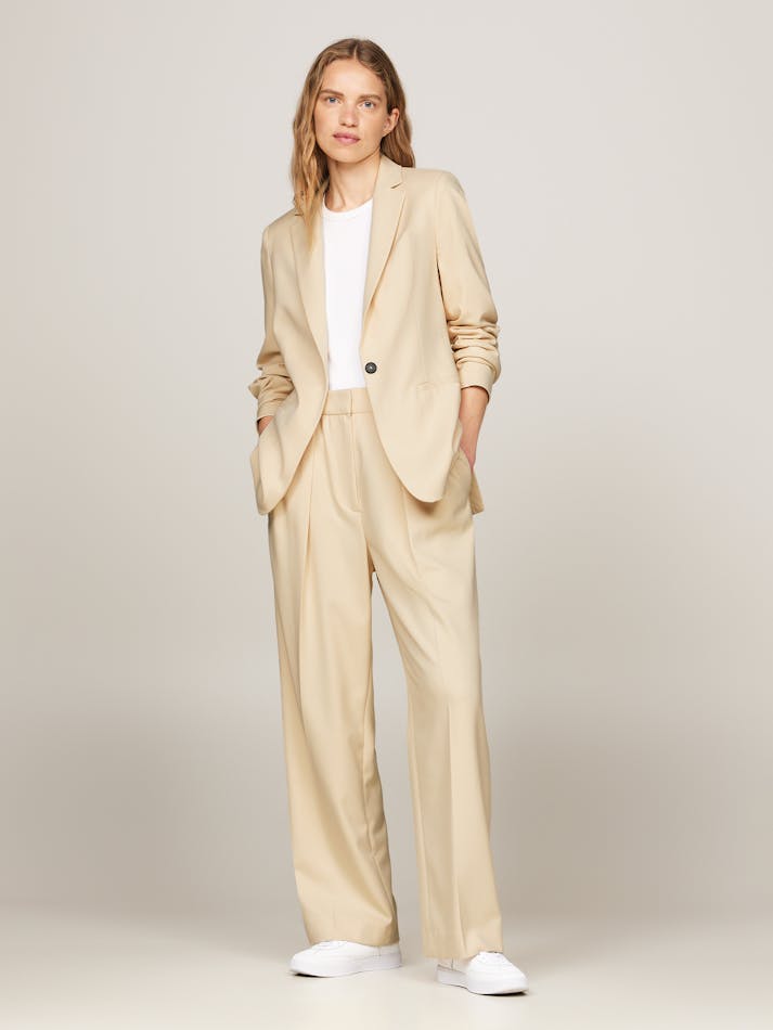 BA4B0505-E2C9-15AE-B6C7-9F47FBC9AF71