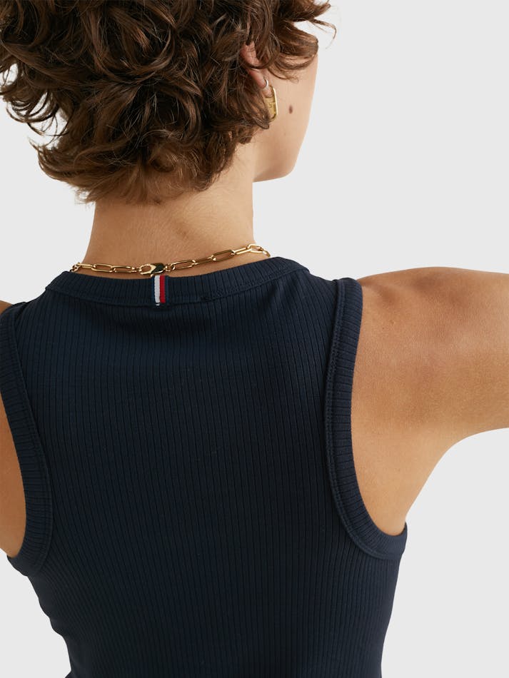 BAA2C786-1B7E-F799-682D-E6311435F683