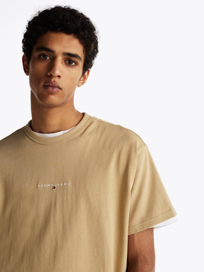 C65B1448-F350-8CA5-E0D1-34DFC466385A