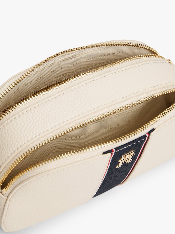 CB671B8B-9D20-84FC-A677-7365C2DCC1E9