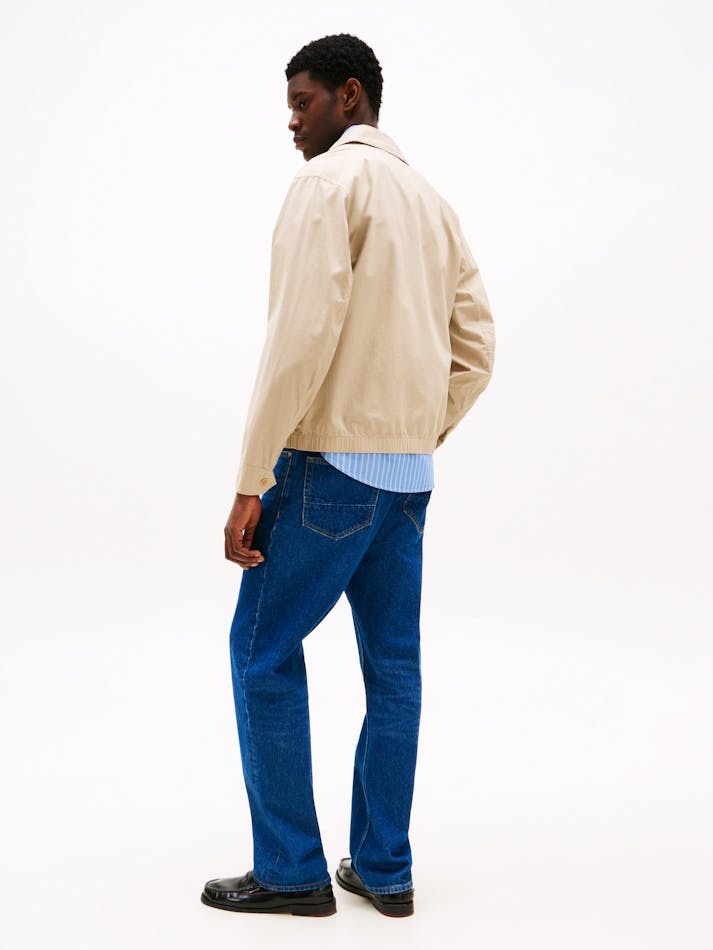 D1E07DF6-5FDA-569E-B951-9B39FD303FB9