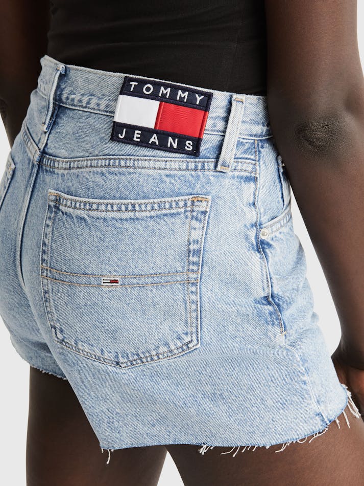 D4DCF191-D60F-BFA4-24F5-7557B9225F15