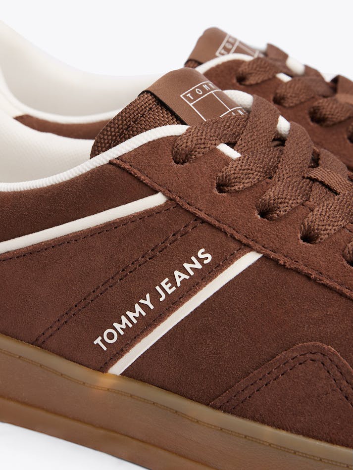 D8DAAB39-926F-B7A1-612E-1A2820556C5F