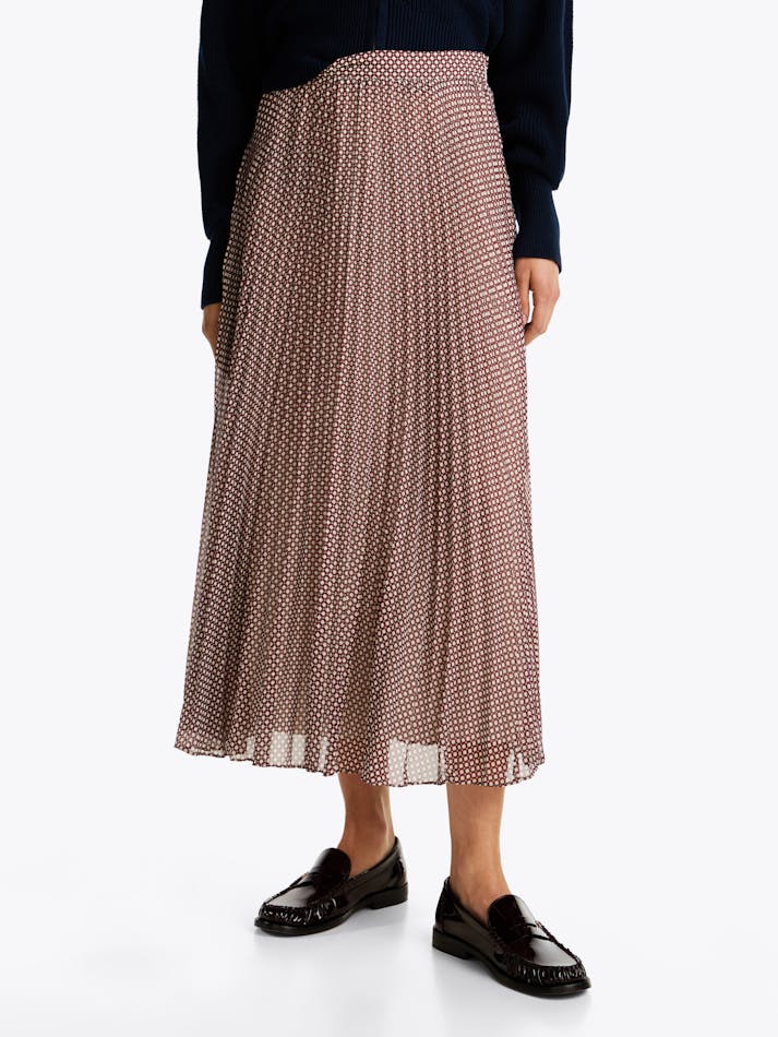 F318C7D1-144D-6435-EB2A-F73E13D59D48