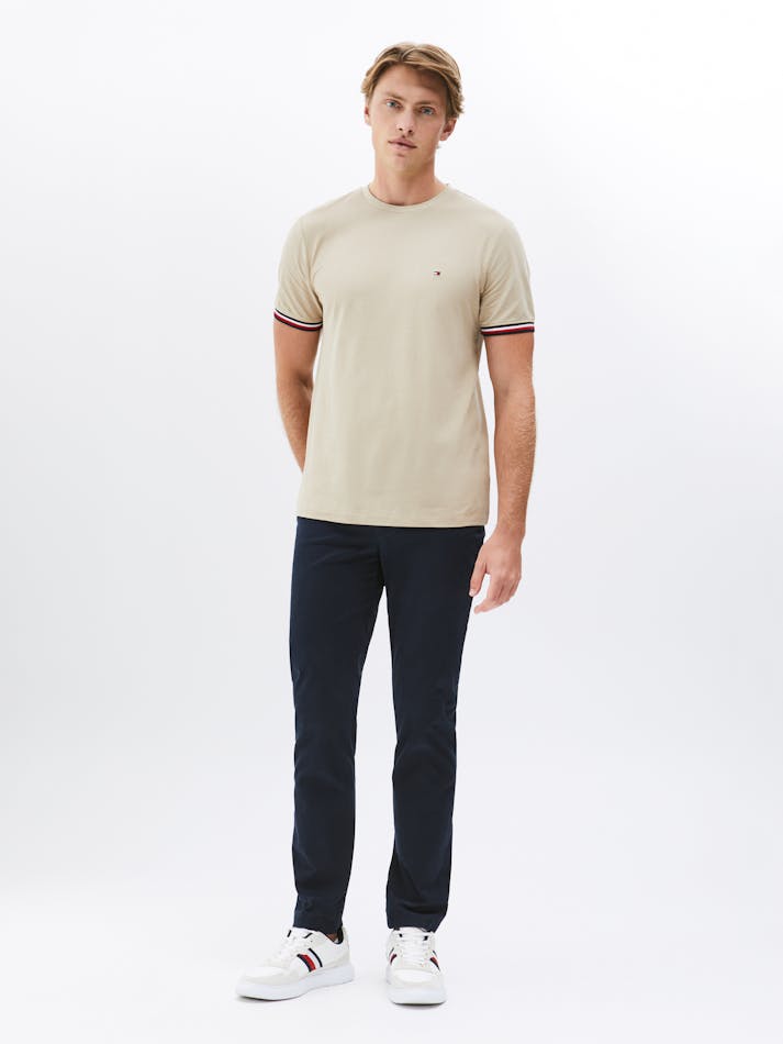 F8CA4E3B-56B5-CB24-8203-3D70D893EC02