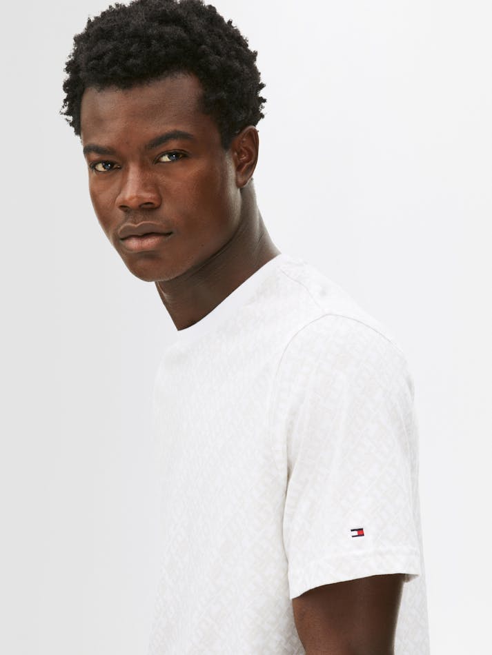 FF92E575-4916-DF93-9013-92A2C871A74D