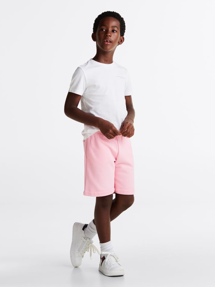 029EAC65-C50B-54A4-BA65-3B8CEB175EA3