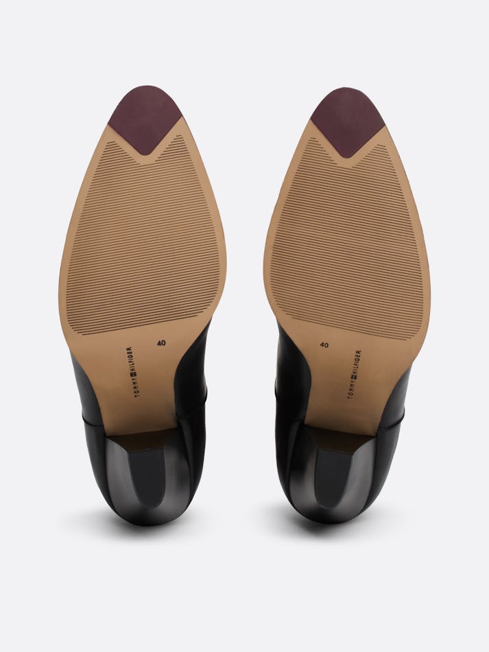 0656698B-8CB8-97F2-6B03-4AF8D1DA56B7