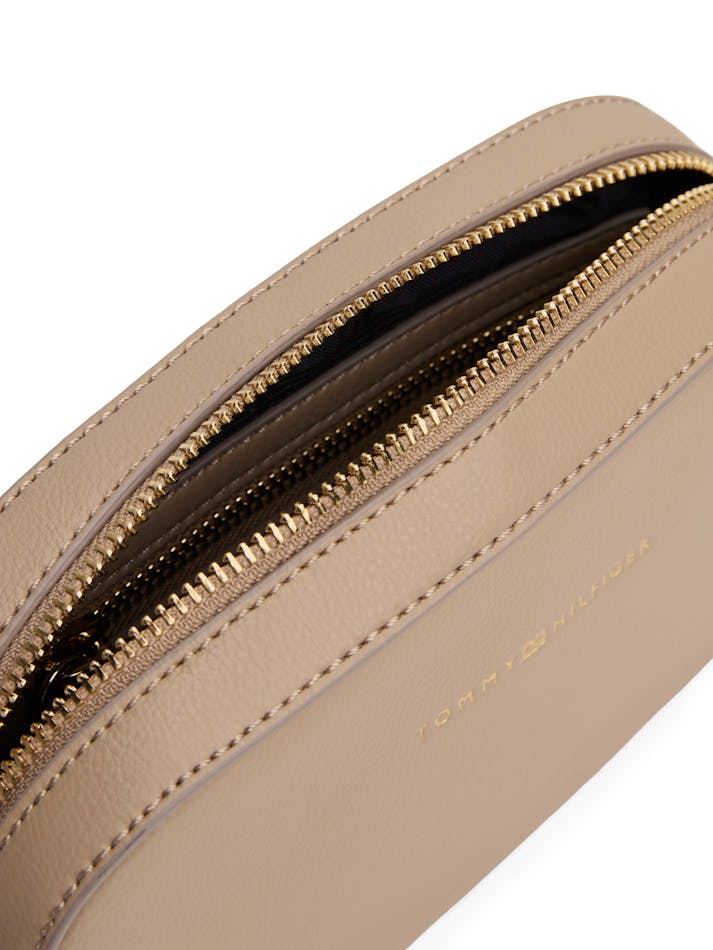 146144D4-F384-AD5F-34B7-DF735A3A1025