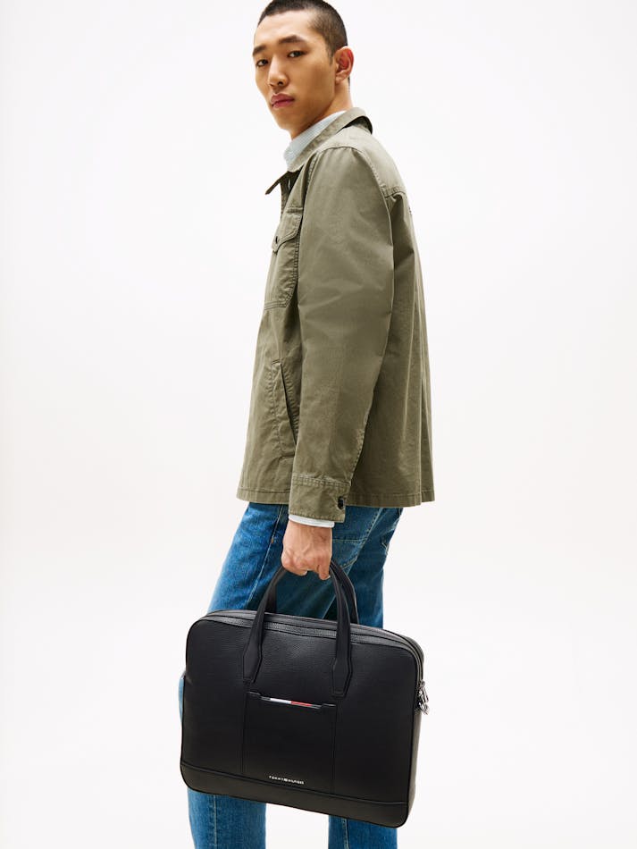 1CA73369-74FD-5CE0-ADCF-A63B446F1E0F