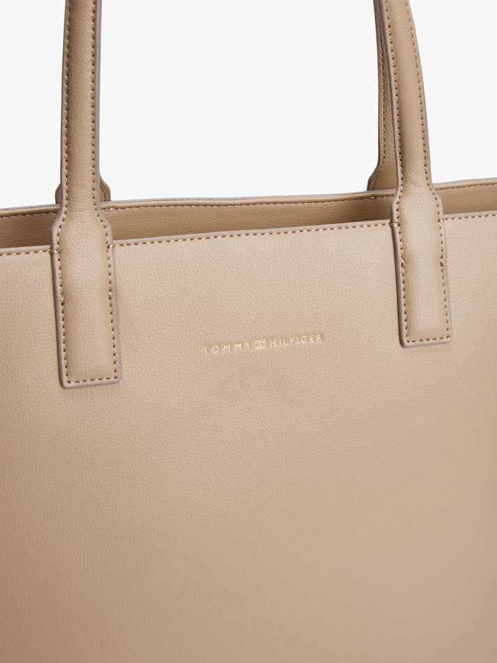 242DAB6E-4437-5176-2131-8B917F2A3FF3