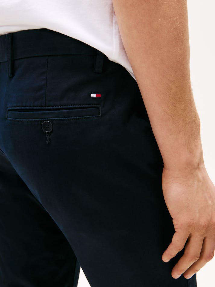 2B23FEEE-3C15-87A5-AA9A-669F085F9A83