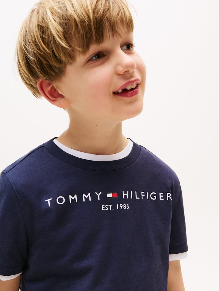 31E5BFB9-655C-8F2A-B04D-1347046091E4