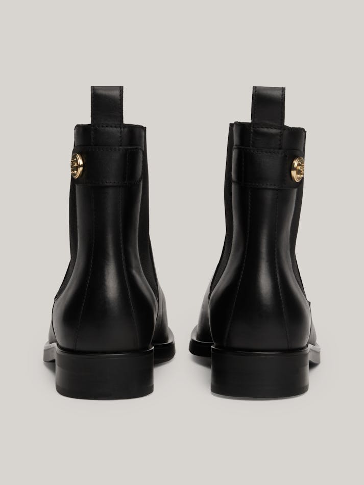 36B9A17E-017A-5E7E-FE3A-84D9477EE7F8